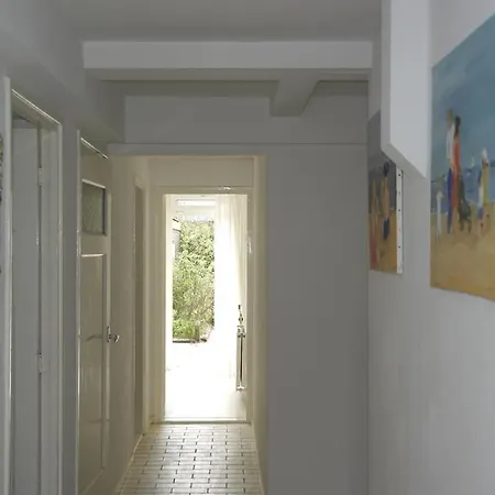 Apartment Jonas & De Walvis Bergen aan Zee